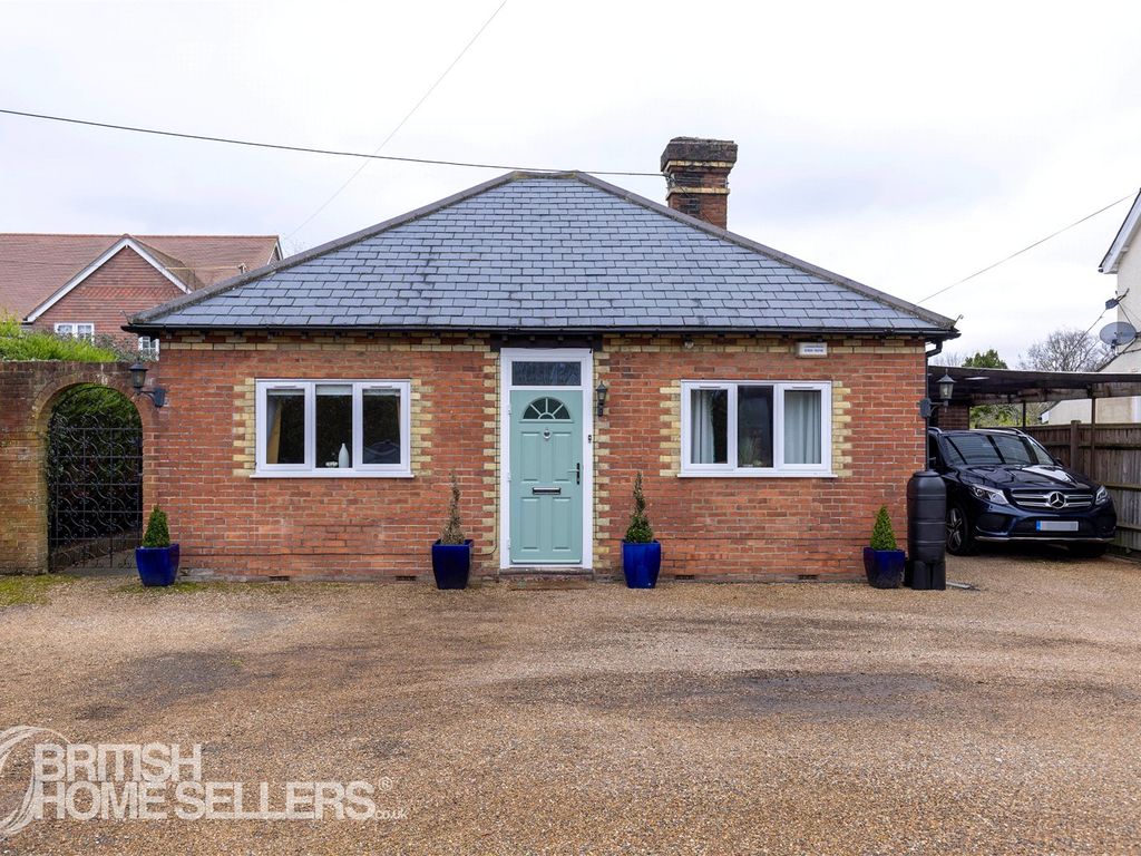 4 bed bungalow for sale in Maidstone Road, Staplehurst, Tonbridge, Kent TN12, £675,000 Zoopla