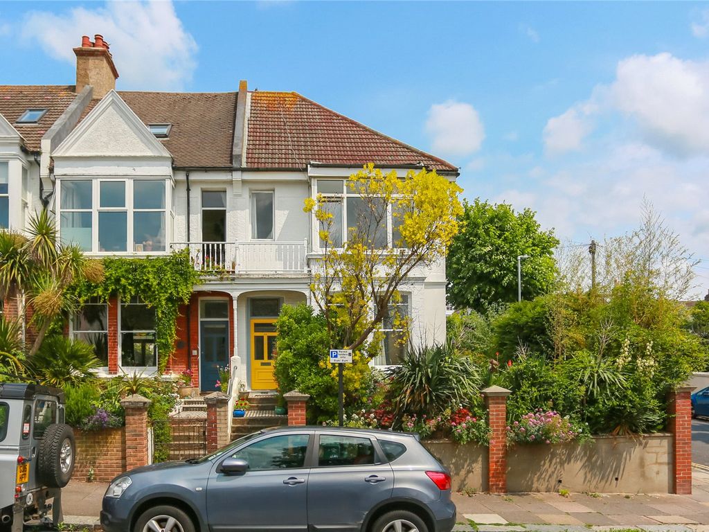 5 bed end terrace house for sale in Beaconsfield Villas, Brighton, East