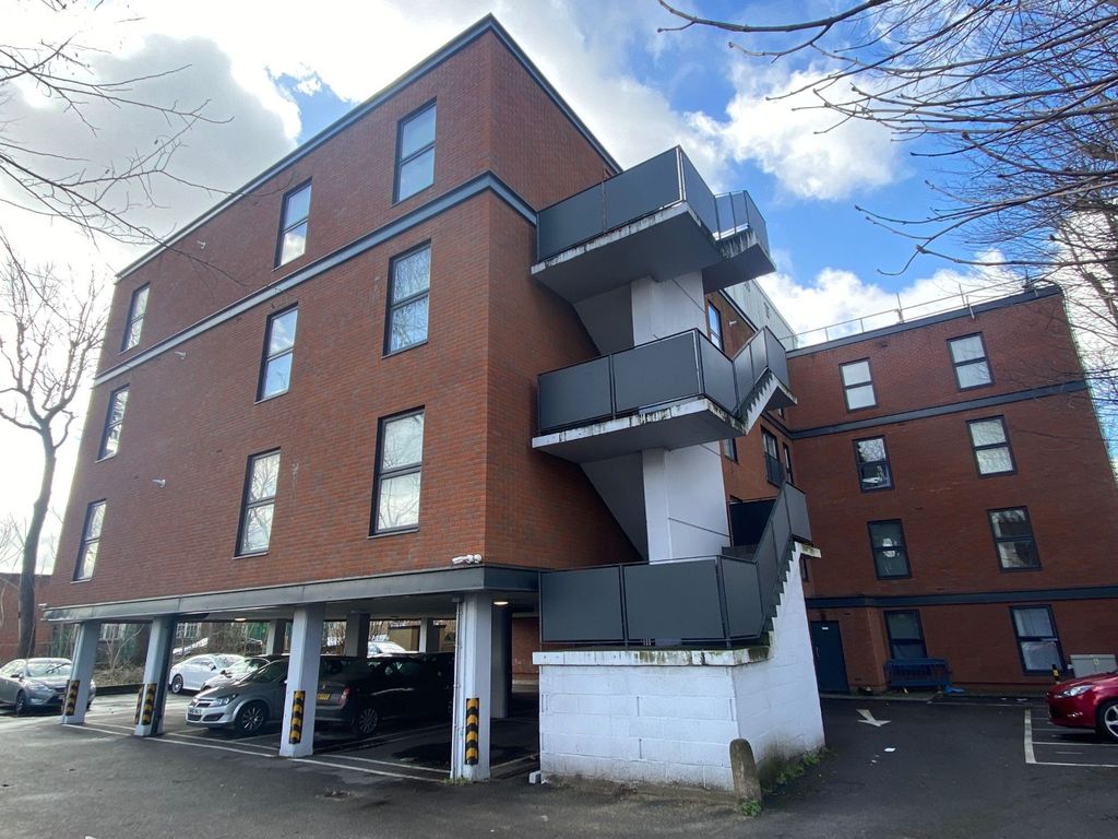 1 bed flat to rent in Apex House, Burch Road, Northfleet, Gravesend