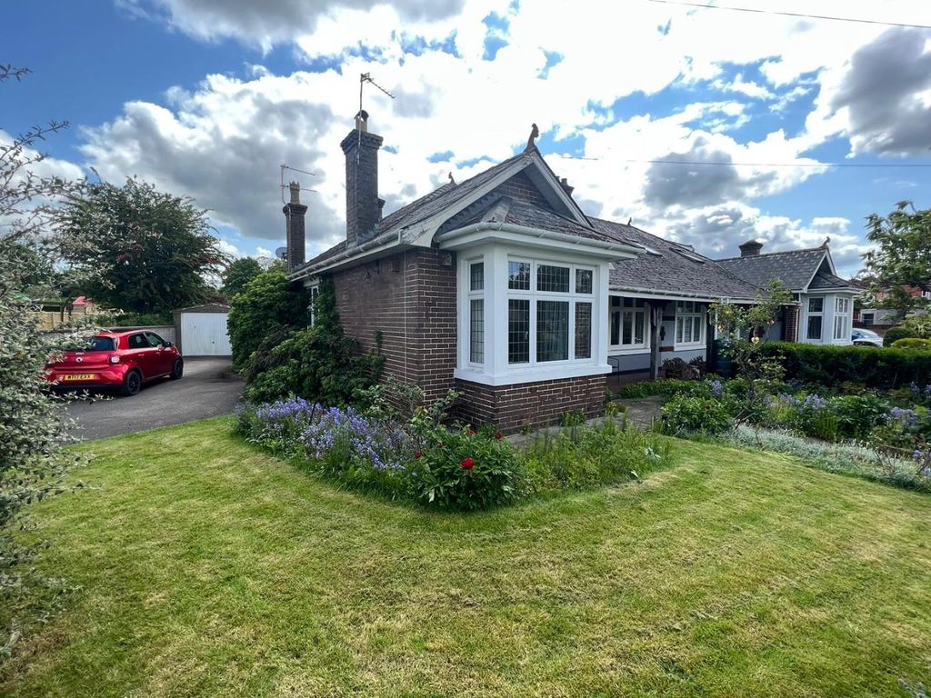 3 bed bungalow for sale in Talbot Avenue, Kingswood, Bristol BS15, £