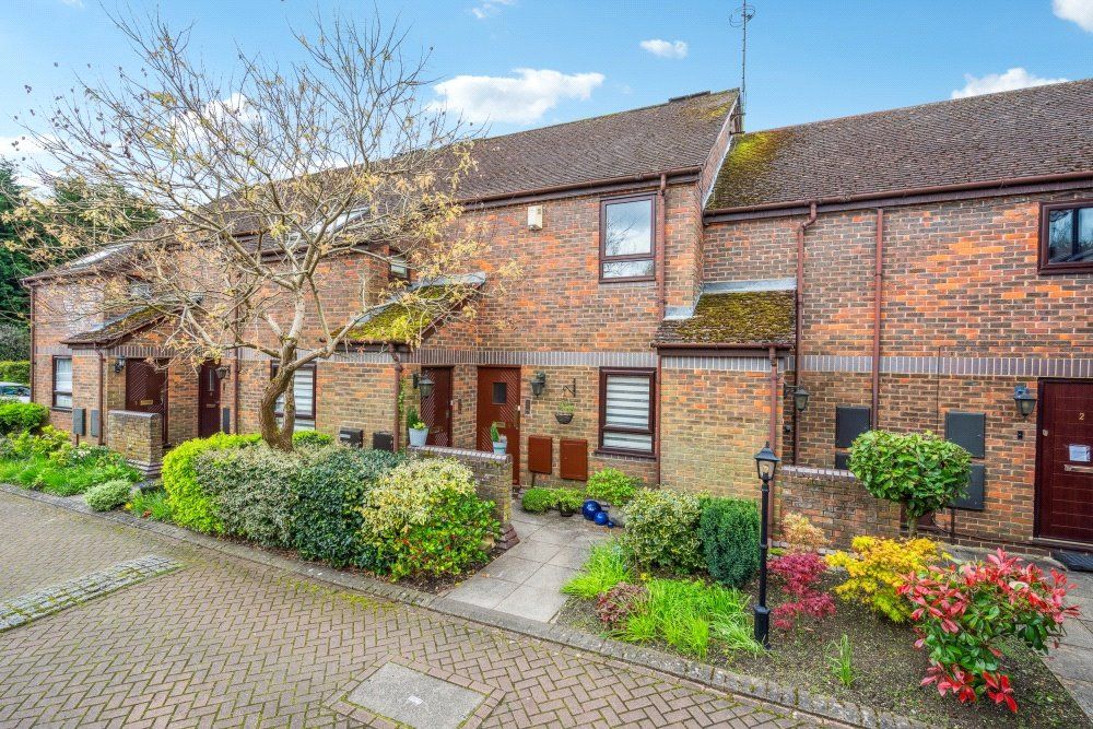 2 bed flat to rent in Rivermead Court, Marlow Bridge Lane, Marlow