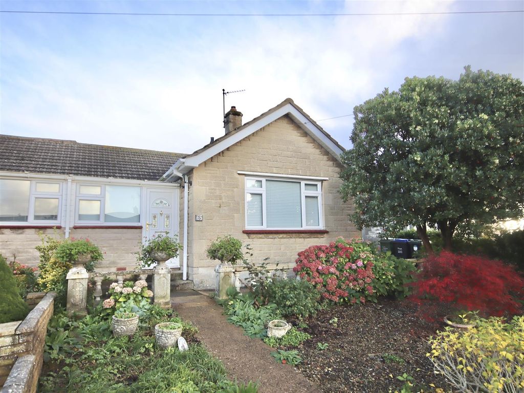 3 bed bungalow for sale in Eastern Avenue, Monkton Park, Chippenham