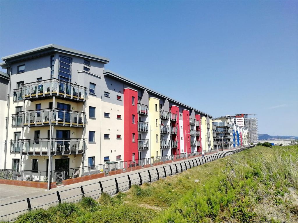 2 bed flat for sale in Fishermans Way, Marina, Marina, Swansea SA1 Zoopla