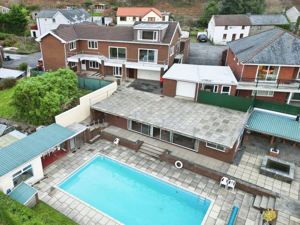 7 bed detached house for sale in Pentwyn Deintyr, Quakers Yard