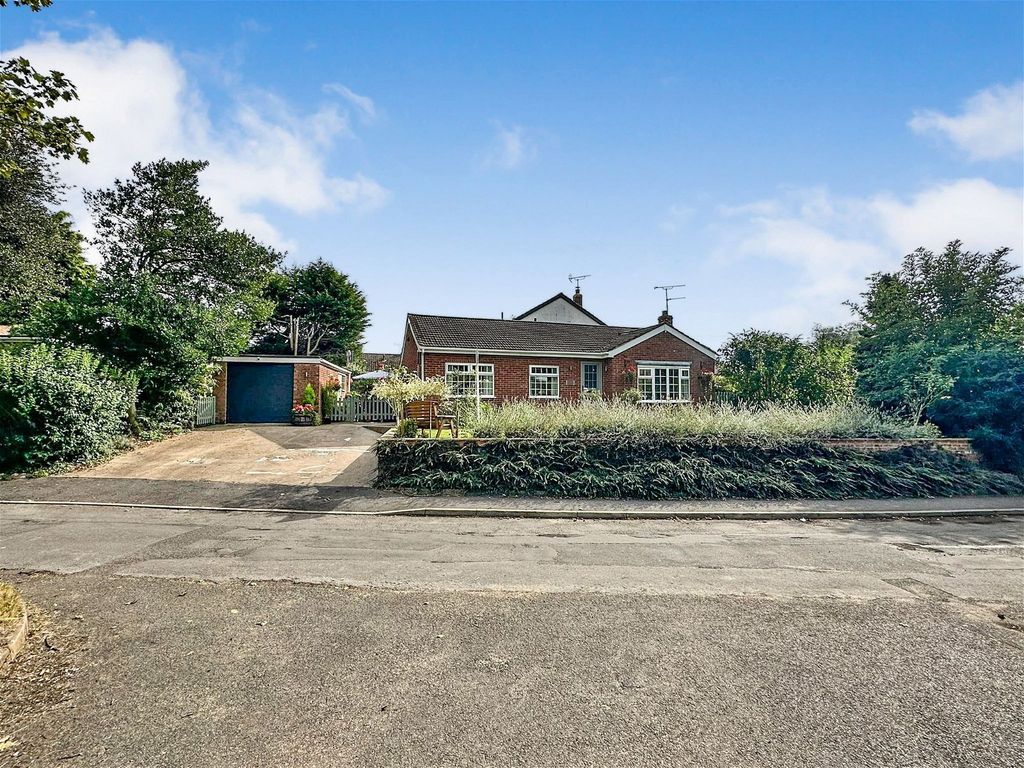 3 bed bungalow for sale in Sheep Dyke Lane, Bonby, Brigg DN20, £290,000