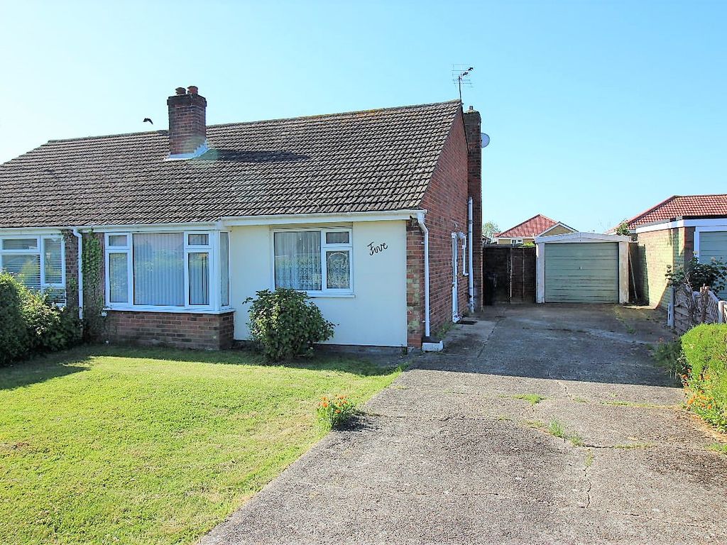 2 bed semidetached bungalow for sale in Bertram Avenue, Little Clacton