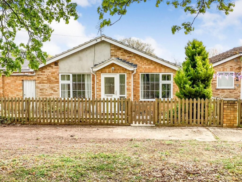 4 bed detached bungalow for sale in Oaklands Drive, Brandon IP27 Zoopla
