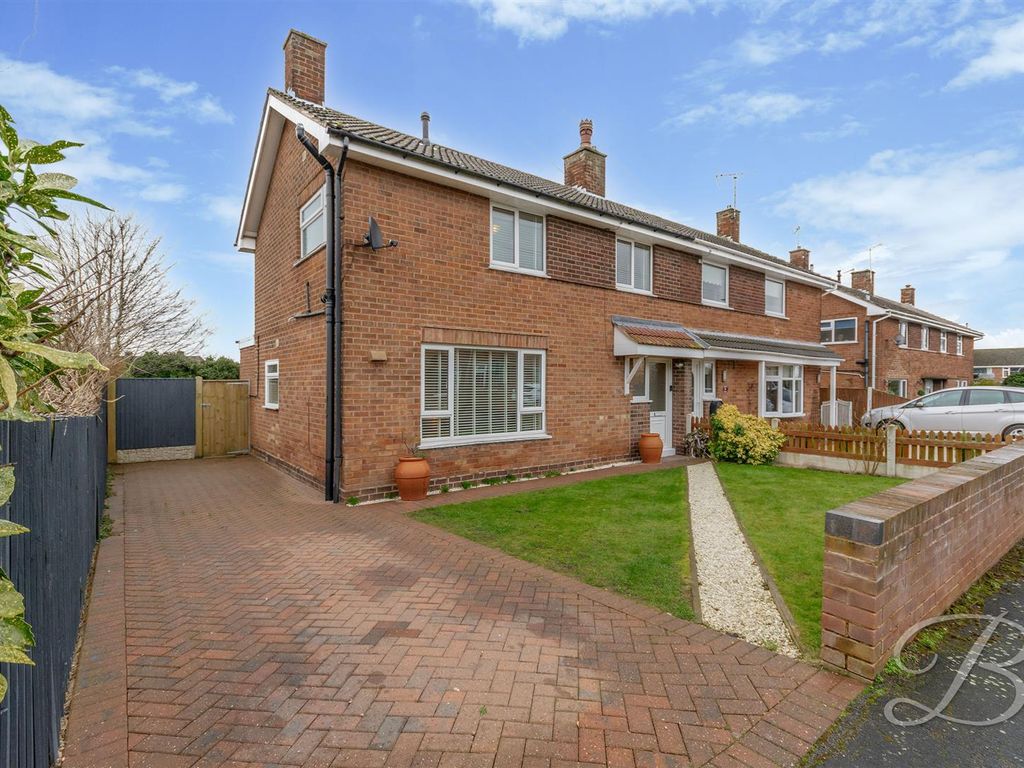 3 bed semidetached house for sale in Abbey Road, Edwinstowe, Mansfield