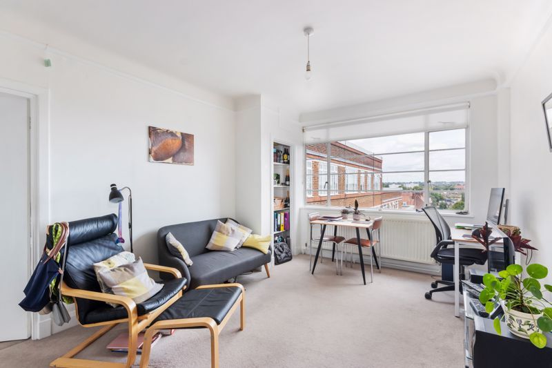 1 bed flat to rent in Balham High Road, London SW17, £1,950 pcm Zoopla