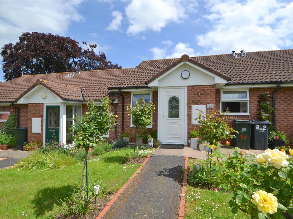 2 bed bungalow for sale in Brackenhurst, Ranelegh Road, Malvern WR14, £