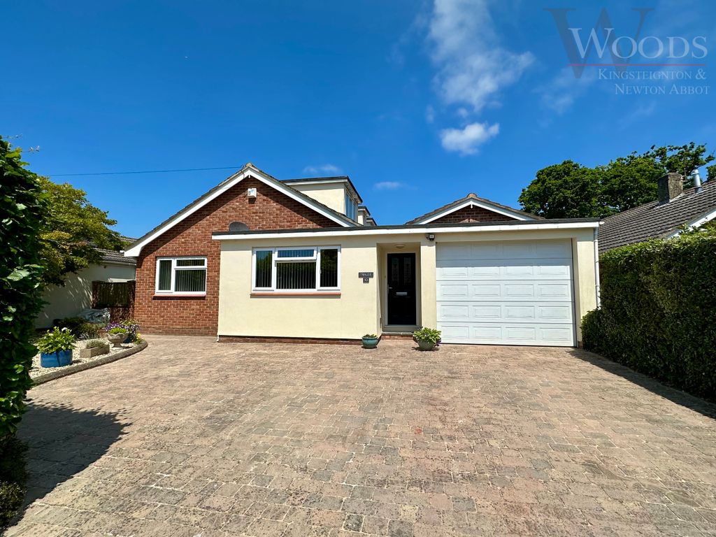 4 bed detached bungalow for sale in Homers Lane, Kingsteignton, Newton