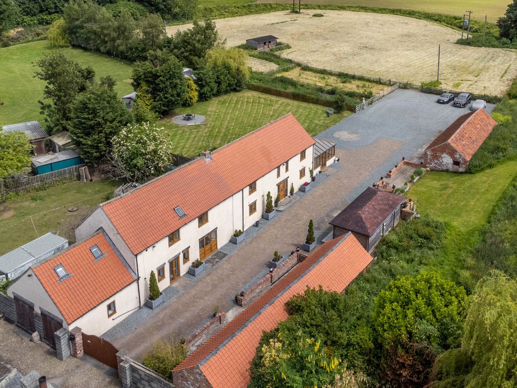 5 bed detached house for sale in High Street, Carlton, Selby DN14 Zoopla