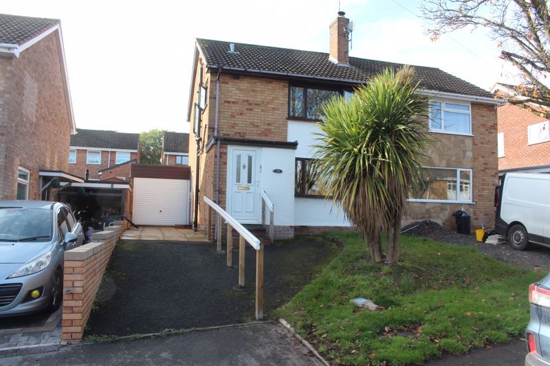 3 bed semidetached house for sale in Balmoral Road, Stourbridge DY8, £