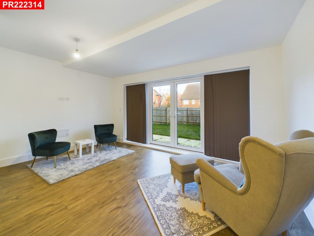 4 bed terraced house to rent in Aylsham Road, Tadworth KT20, £2,457 pcm