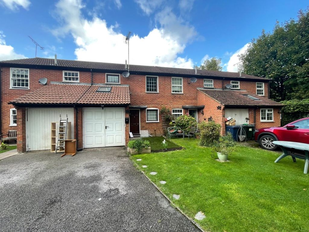 3 bed terraced house to rent in Lammas Way, Loudwater, High