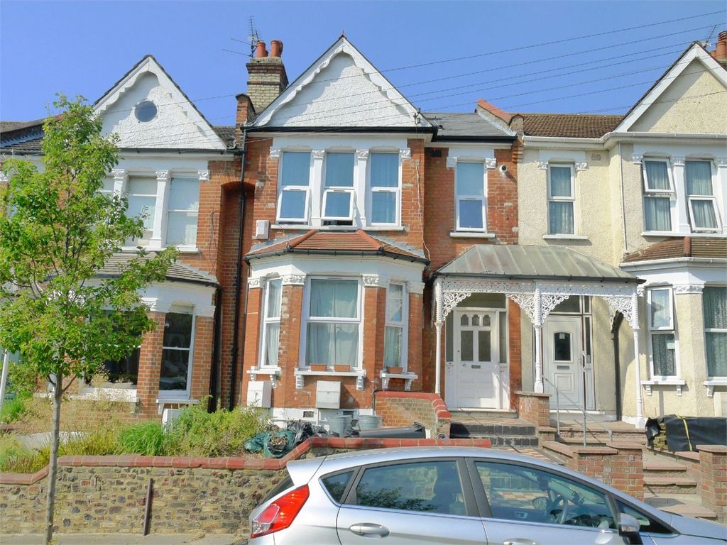 2 bed flat to rent in Wakefield Road, London N11 Zoopla