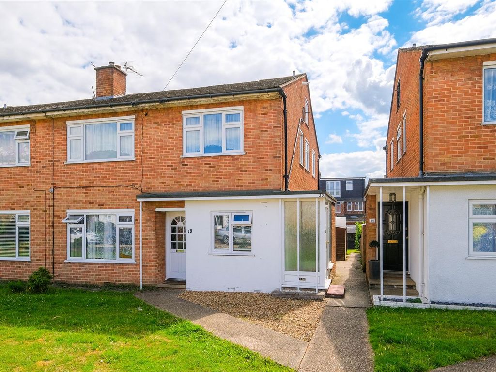 2 bed to rent in Heathfield, Chingford E4 Zoopla