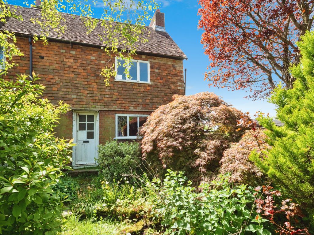 2 bed end terrace house for sale in Battle Hill, Battle, East Sussex