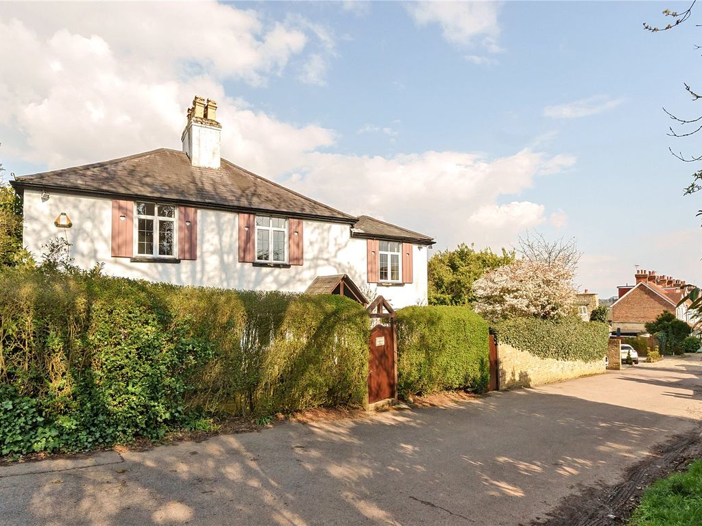 4 bed detached house for sale in Glebe Lane, Arkley, Hertfordshire EN5