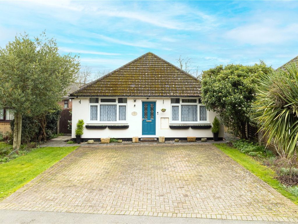 2 bed bungalow for sale in Wood Lane End, Hemel Hempstead