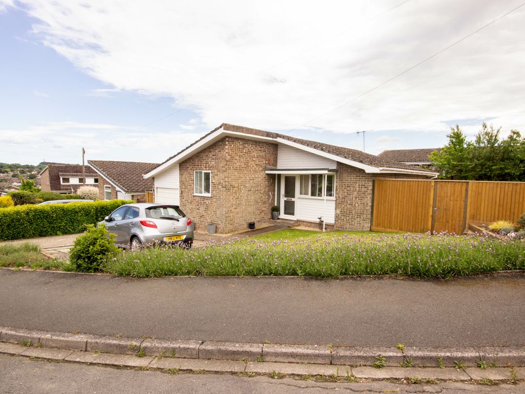 3 bed bungalow for sale in Whitehead Crescent, Wootton Bridge, Ryde PO33, £315,000 Zoopla