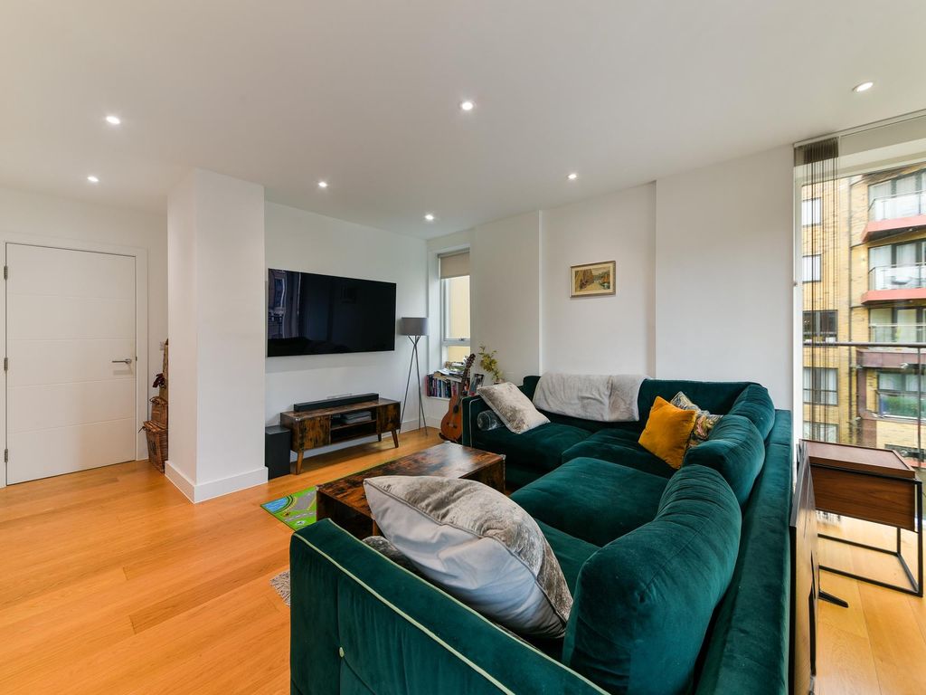 2 bed flat for sale in Guildford House, Tollgate Gardens, Kilburn NW6