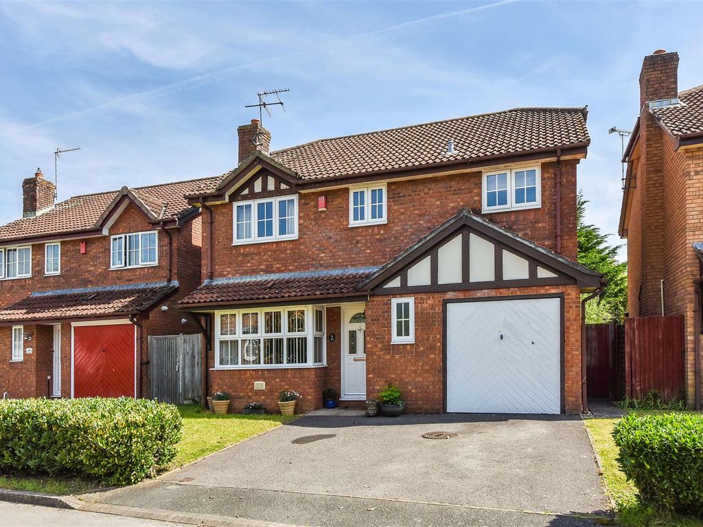 4 bed detached house for sale in Hunters Crescent, Totton, Hampshire