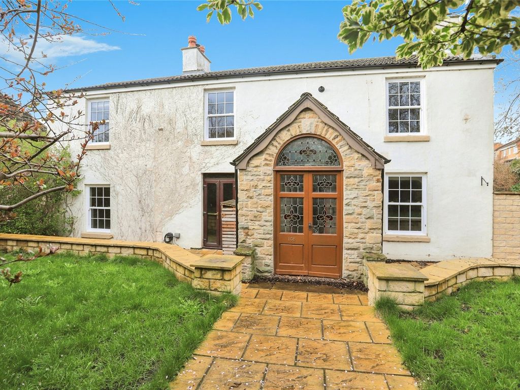 5 bed detached house for sale in Wakefield Road, Ackworth, Pontefract