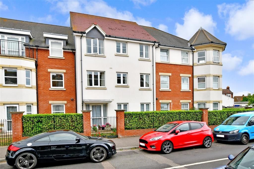 1 bed flat for sale in Minster Drive, Herne Bay, Kent CT6, £125,000