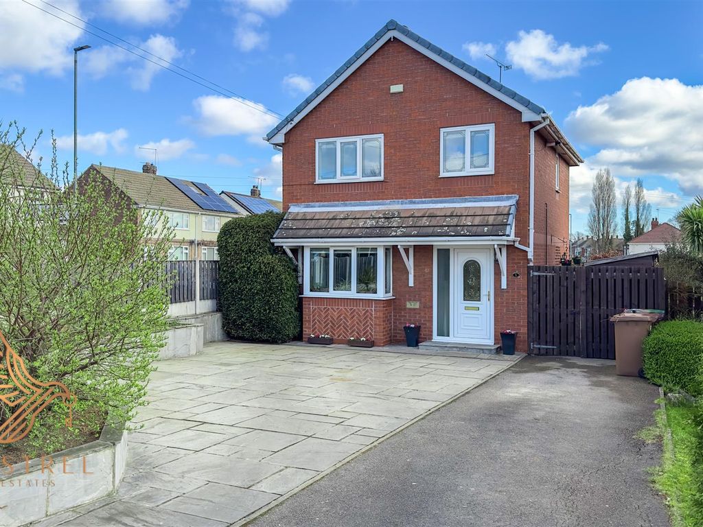 3 bed property for sale in Millars Walk, South Kirkby, Pontefract WF9