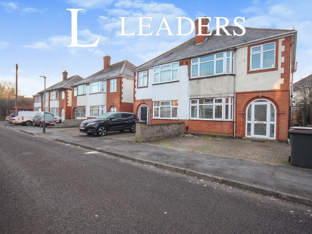 3 bed semidetached house to rent in Trinity Walk, Attleborough CV11