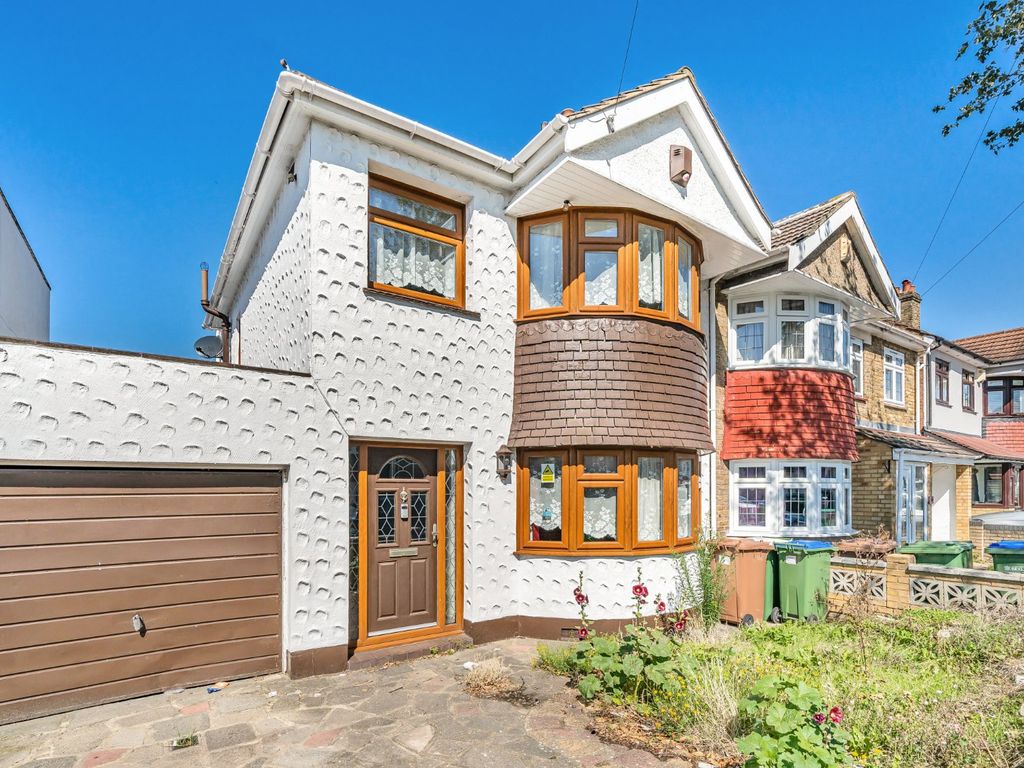 2 bed semidetached house for sale in Gipsy Road, Welling, Kent DA16, £