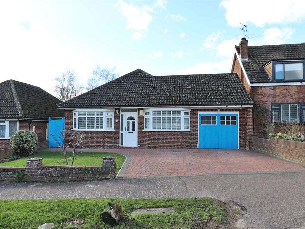 3 bed detached bungalow for sale in Jenkins Avenue, Bricket Wood, St