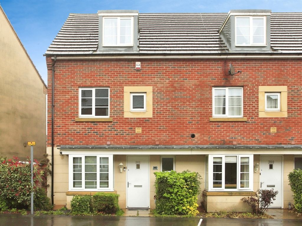 4 bed town house for sale in West Lake Avenue, Hampton Vale