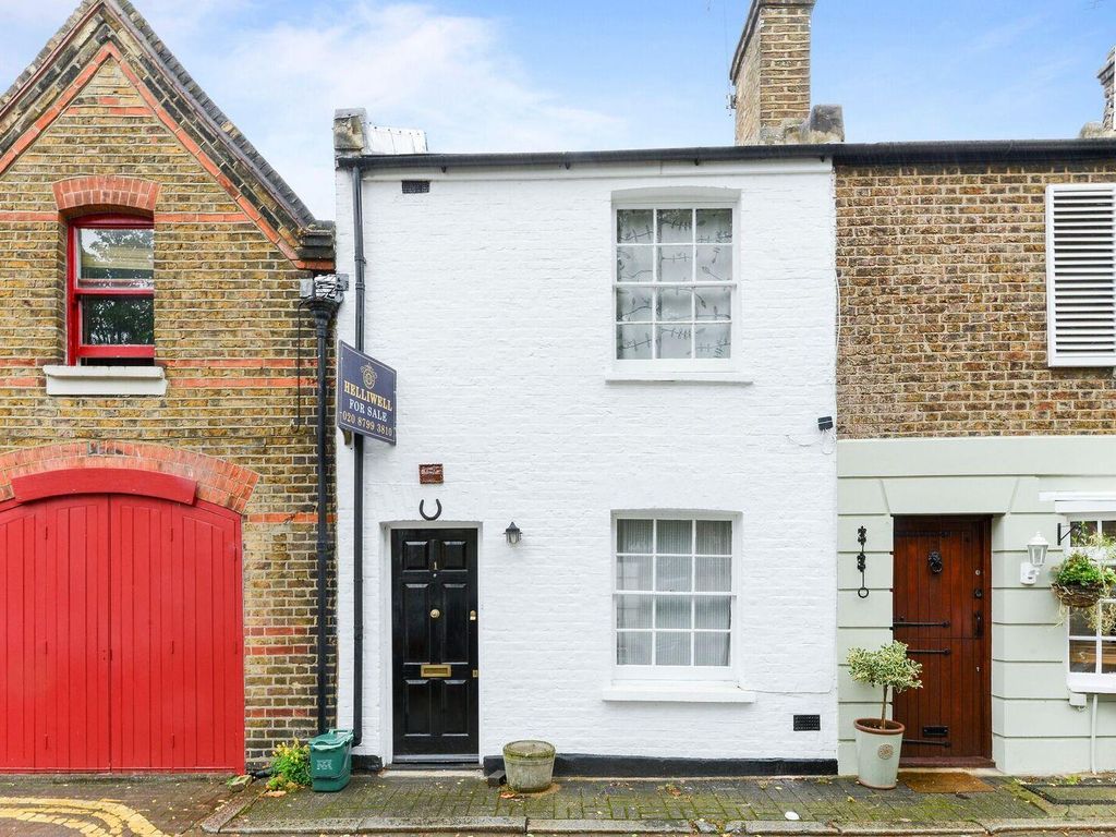 2 bed cottage to rent in St Marys Square, Ealing W5, £2,000 pcm Zoopla