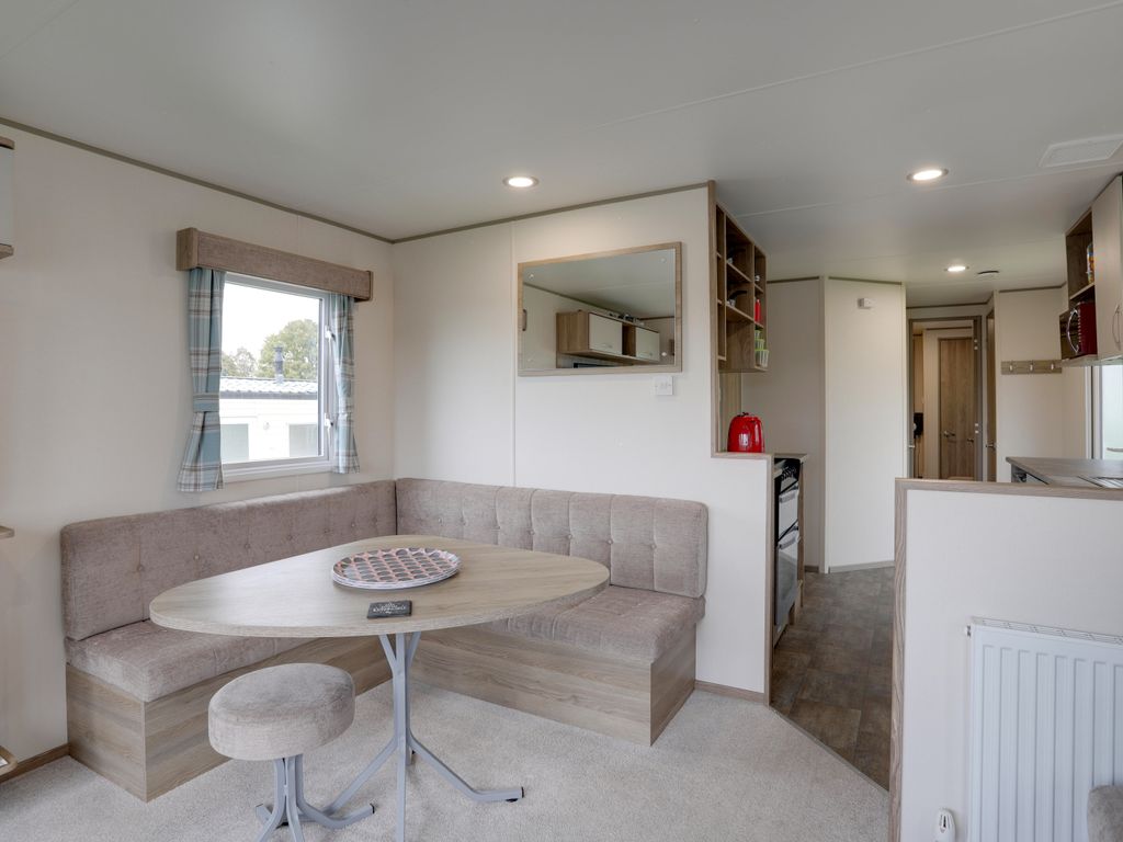 2 bed mobile/park home for sale in Warren Road, Dawlish Warren, Dawlish