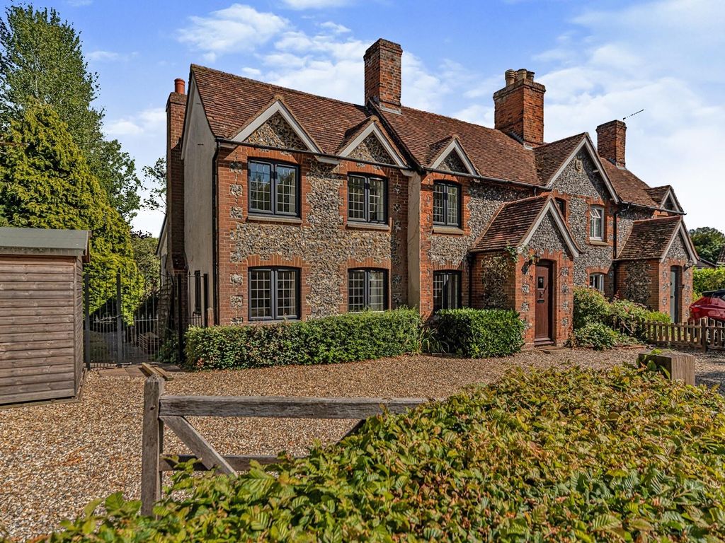 4 bed semidetached house for sale in Chishill Road, Heydon, Royston