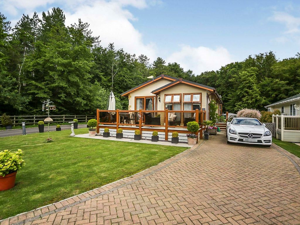 2 bed mobile/park home for sale in Capel Gardens, Ruckinge, Ashford