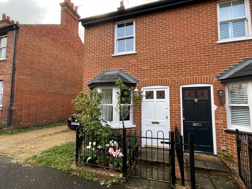2 bed semidetached house for sale in Brook Street, Twyford, Reading