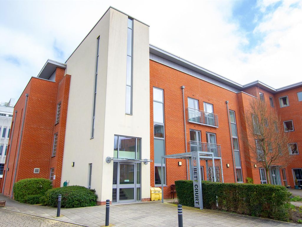 1 bed flat to rent in The Brow, Burgess Hill RH15 Zoopla