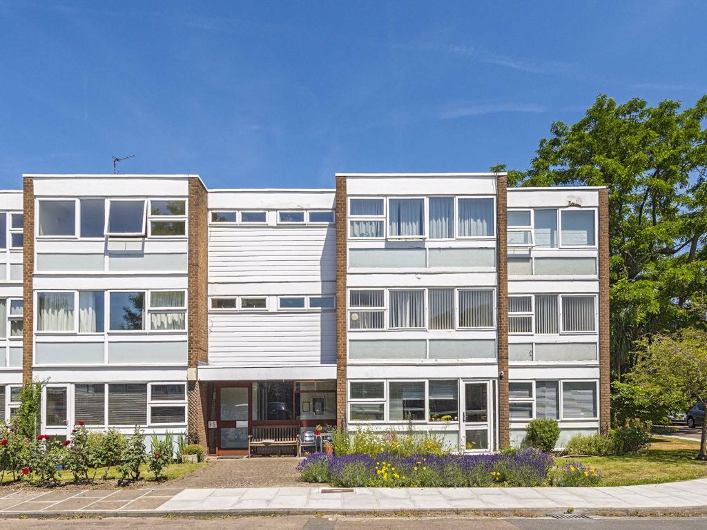 2 bed flat for sale in Kings Paddock, Park Close, Hampton TW12 Zoopla