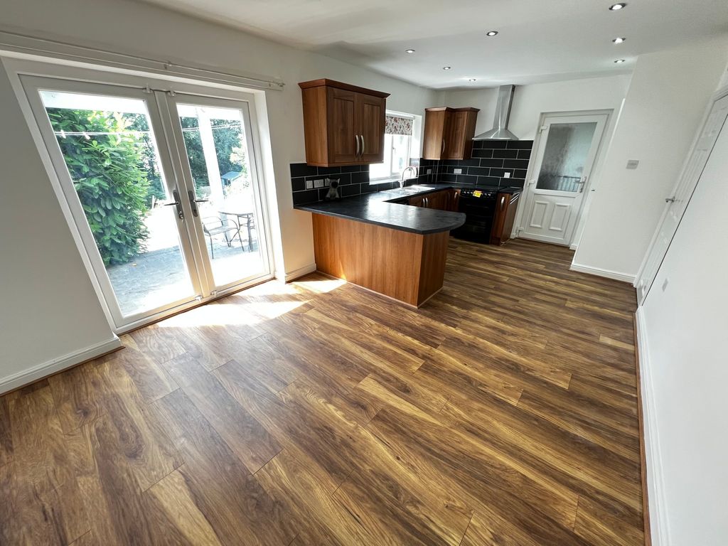 3 bed semidetached house to rent in Round Hill, Sedgley, Dudley DY3