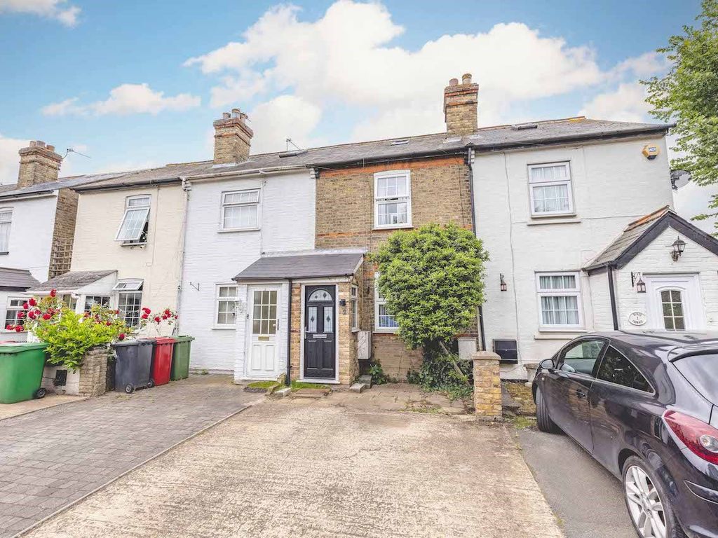 2 bed terraced house for sale in Kings Terrace, Sutton Lane, Langley