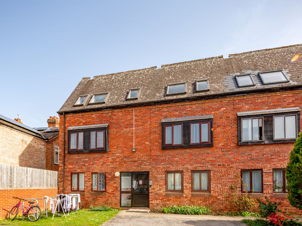1 bed flat to rent in North Street, Bicester OX26, £925 pcm Zoopla