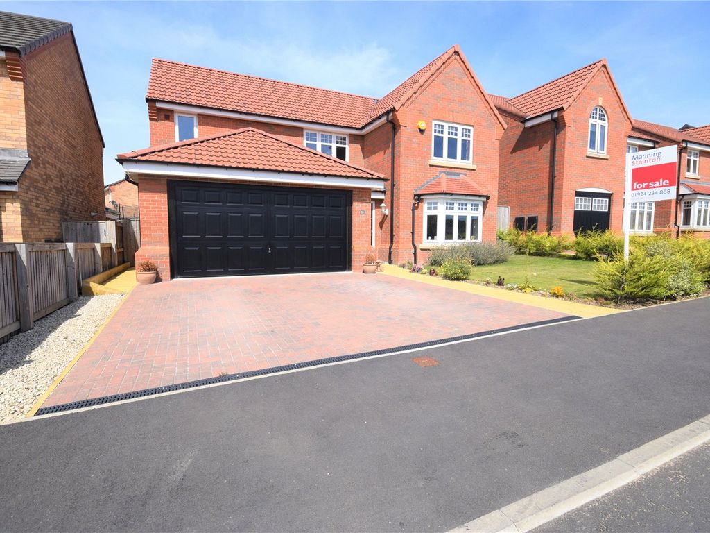 4 bed detached house for sale in Bedford Farm Court, Crofton, Wakefield