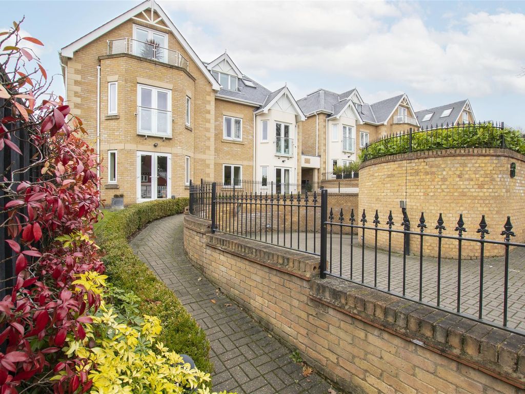 2 bed flat for sale in Slades Hill, Enfield EN2 Zoopla