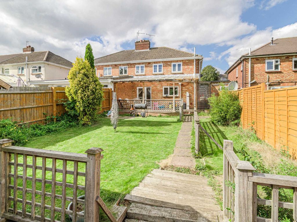 3 bed semidetached house for sale in St Clements Drive, Bletchley MK3