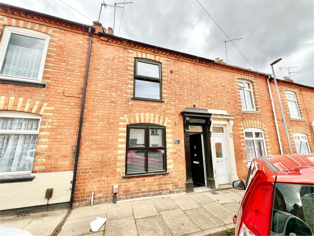 Room to rent in Dunster Street, Northampton NN1, £795 pcm Zoopla