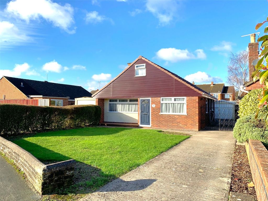 4 bed bungalow for sale in Derwent Drive, Upper Stratton, Swindon SN2