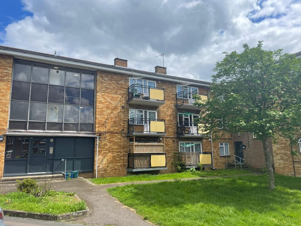 2 bed flat to rent in Kenilworth Drive, Bletchley MK3 Zoopla